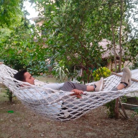 Hotel Tiger Tops Sauraha Ngoại thất bức ảnh