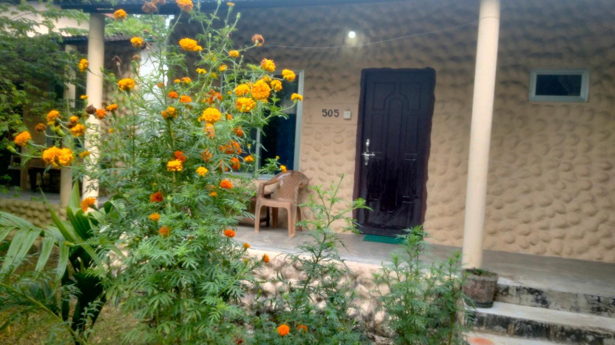 Hotel Tiger Tops Sauraha Phòng bức ảnh
